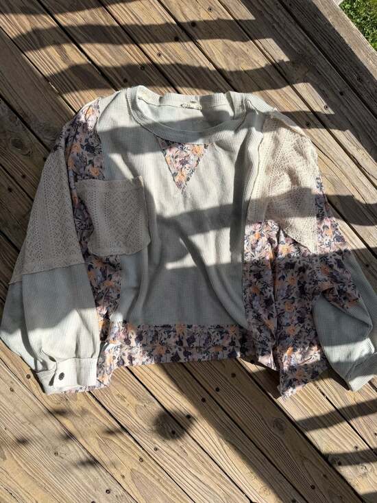 POL Tops - POL Mixed Media Waffle Knit Floral Lace Top Size L